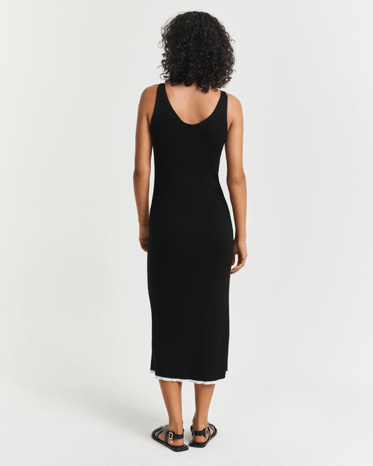 Sukienka damska bez rękawów slim fit czarna