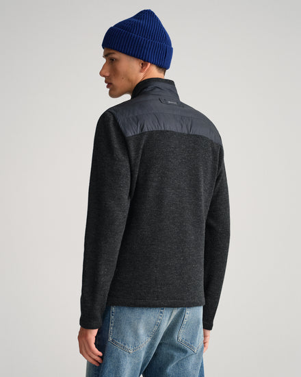 Męska czarna kurtka slim fit zapinana na zamek