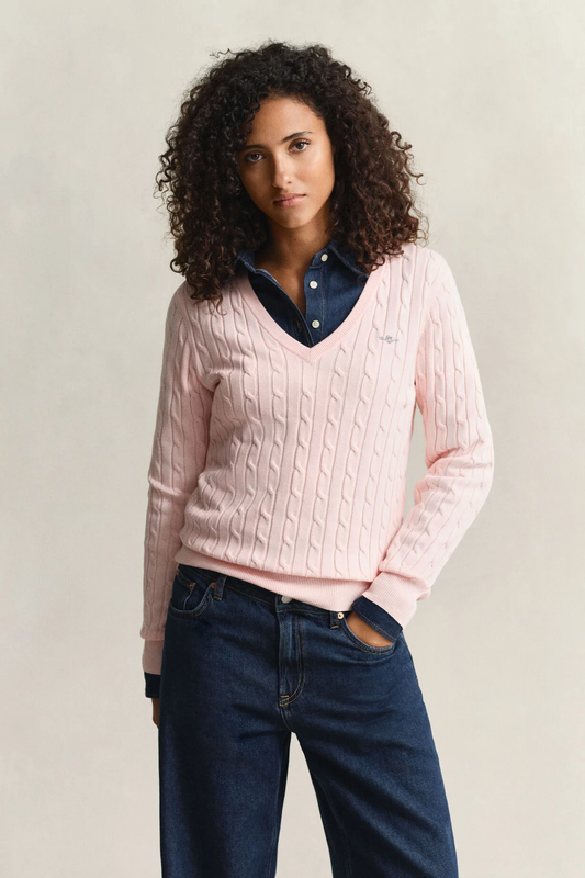 Sweter damski z dekoltem V slim fit różowy